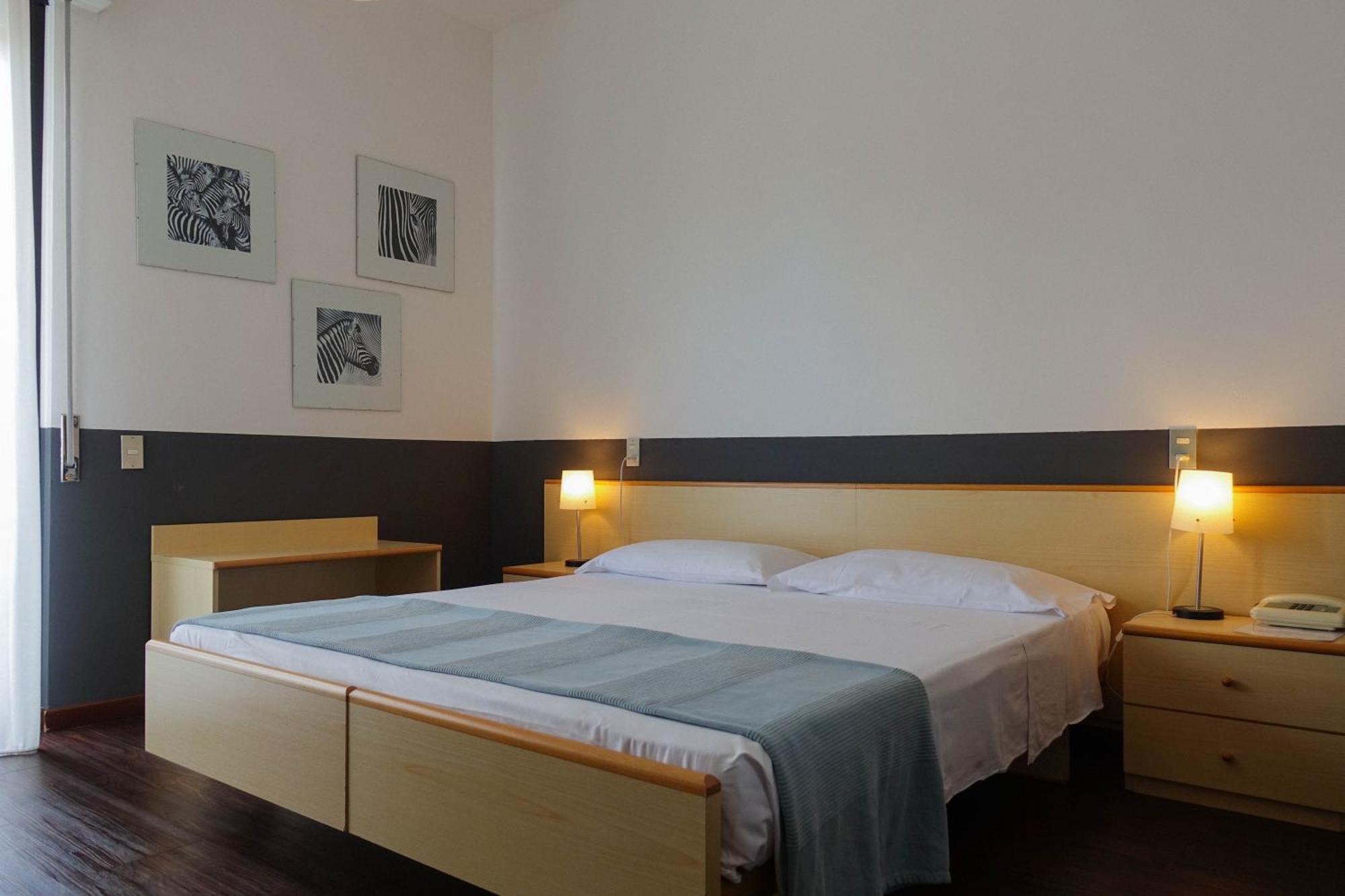 Hotel Peler Мальчезіне Номер фото
